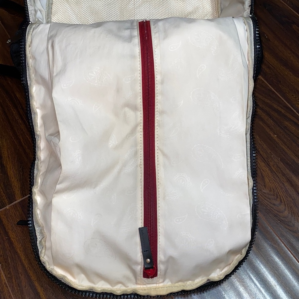 lululemon athletica Navy Backpack. Solid black. Stock picture is with blue trim - Picture 13 of 16